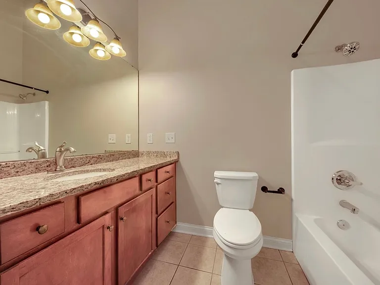 807 E Main St — Photo 23