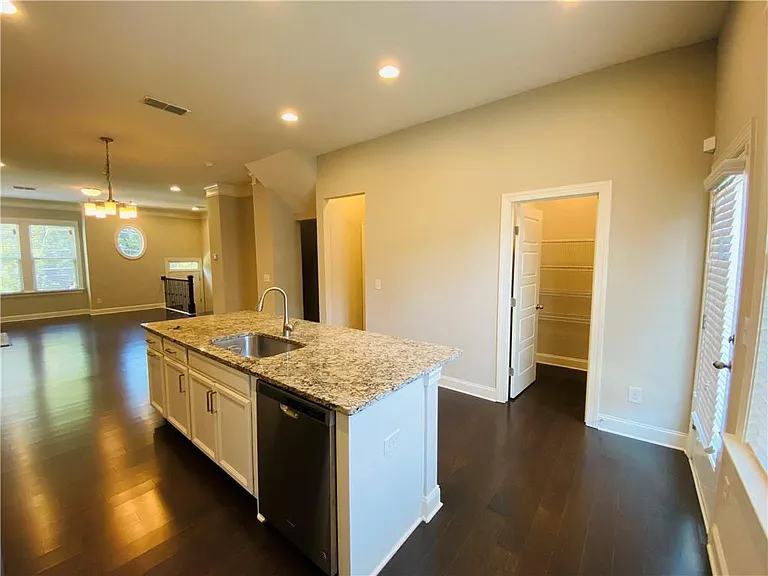 1815 Hislop Ln #8 — Photo 10