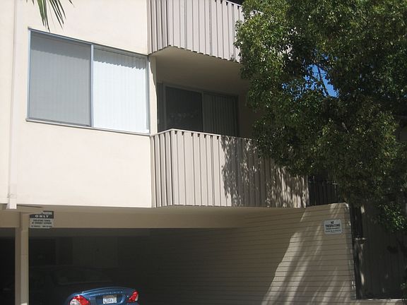 Front right corner location
