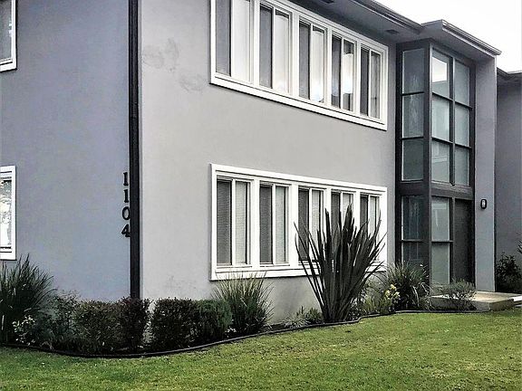 3rd image of 1100 E San Antonio Dr APT B
