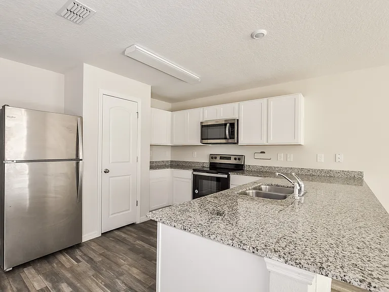 28 Pitt Ln — Photo 4