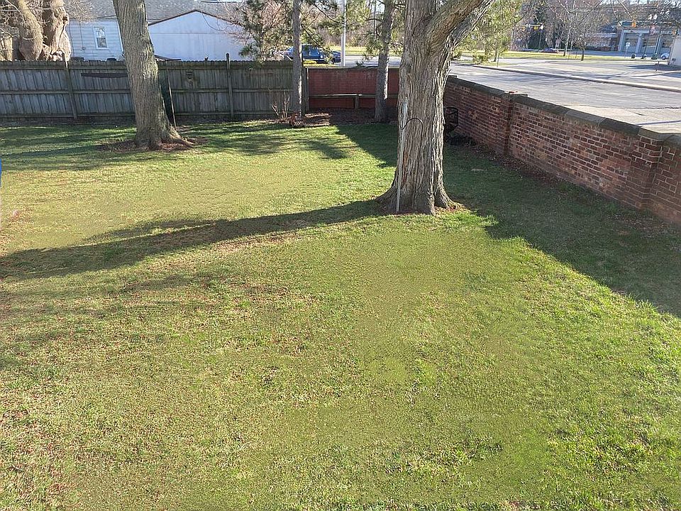 2nd image of 35009 Elm St