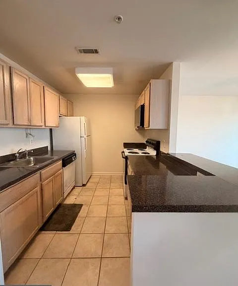 9000 Bay Ave #206 — Photo 11