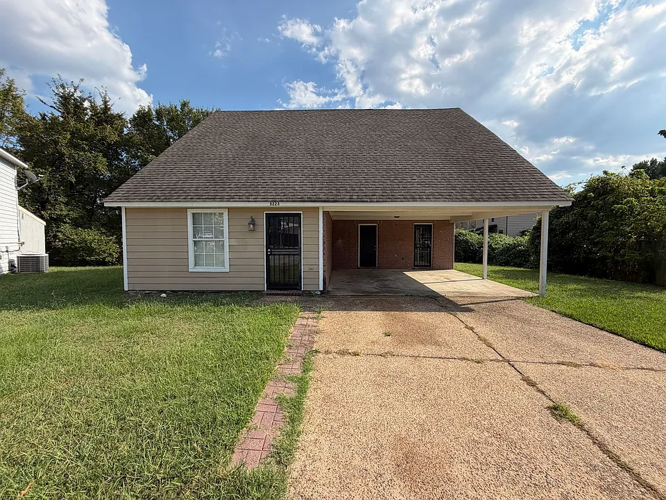 5223 Roseside Cv