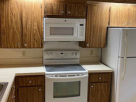 5th image of 3626 Whitehall Dr APT 101