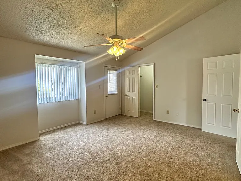 1707 E Walnut Lawn St — Photo 24