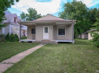805 W Ash St, Salina, KS 67401