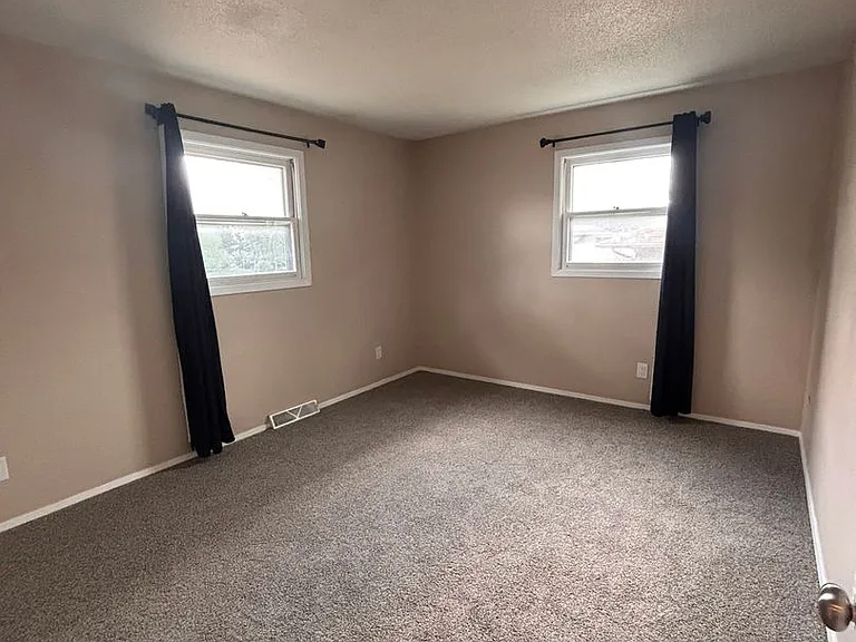 110 Texas St — Photo 22