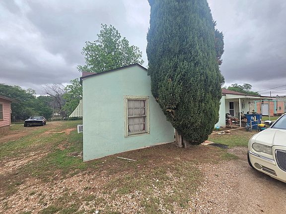 2nd image of 1407 Lamar St