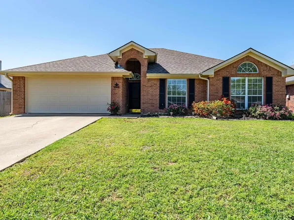 10805 Southern Trace Cir, Flint, TX 75762