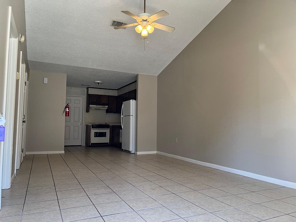 1st image of 140 Lanier Dr #177