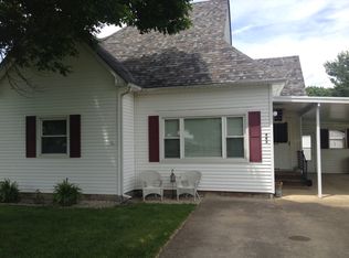 403 W Division St, Findlay, IL 62534