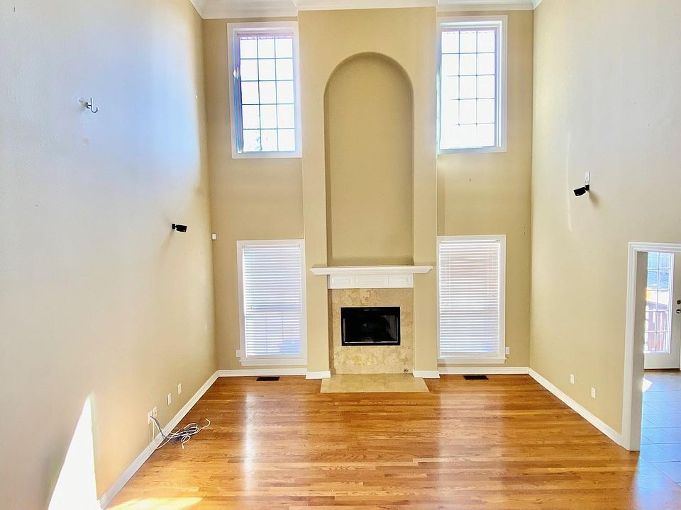 1st image of 1200 NE Buckingham Blvd