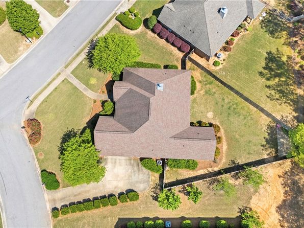 1896 Blue Creek Ln, Auburn, AL 36830