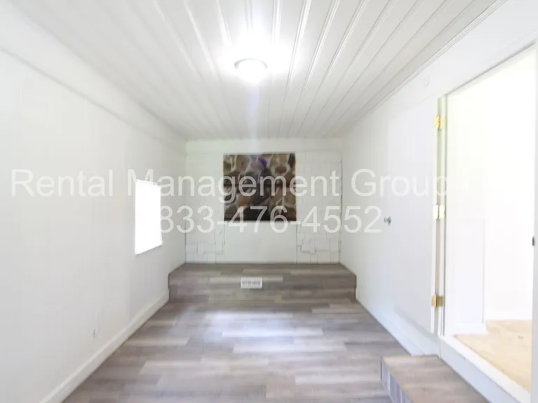 1345 Glenwood St NW — Photo 8