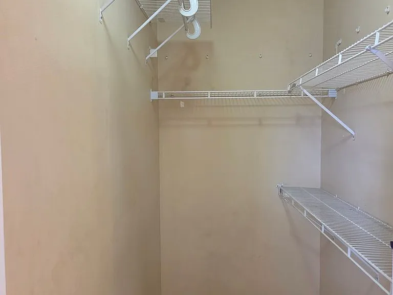 739 Heathrow Ave — Photo 15