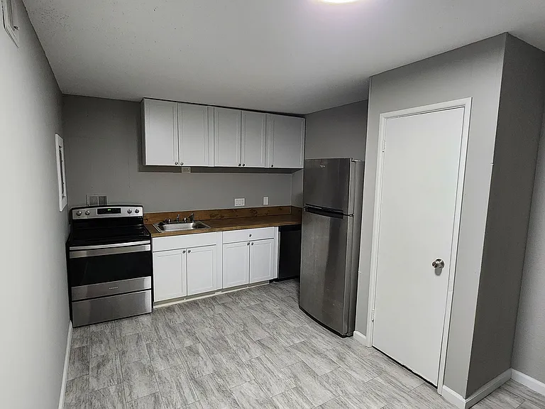 Campus View Apartments — Photo 35