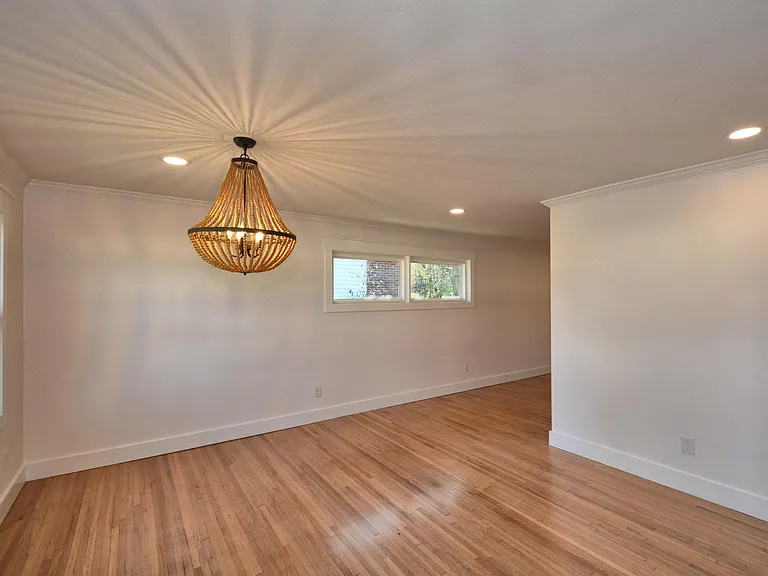 109 Edgemont Dr — Photo 7