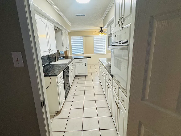 115 Fairview Dr — Photo 16