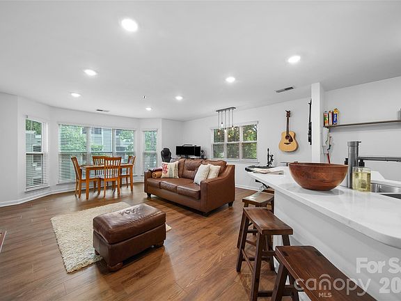 5th image of 509 N Graham St Unit 2A