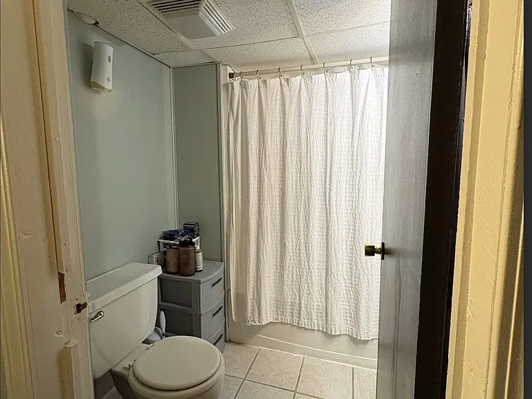 1135 Sumner St #3 — Photo 8