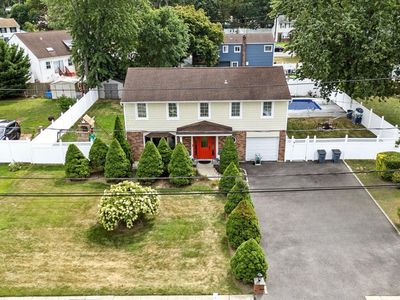 86 Riddle Street, Brentwood, NY, 11717