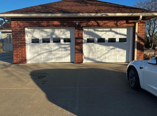 4675 SW Hoch Rd, Topeka, KS 66610