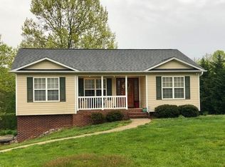 110 Westbridge Pl, Mount Airy, NC 27030
