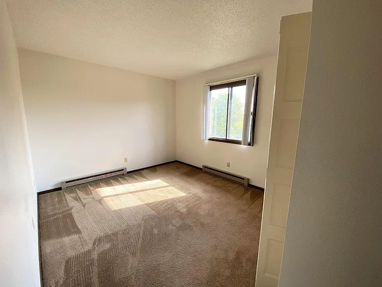 Applecrest Apartments — Photo 14