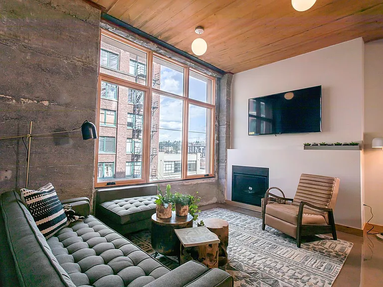 Brewery Lofts Tacoma — Photo 3