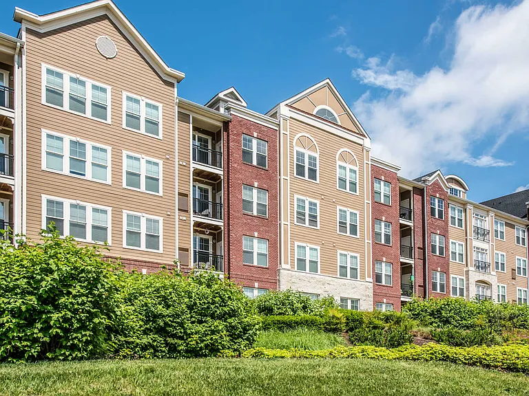 Westchester Rockville Station Apartments