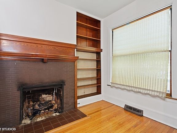 4th image of 141 S Scoville Ave