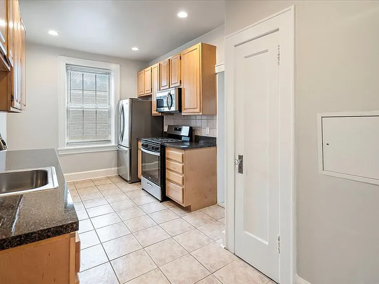 Worthington House Apartments — Photo 27