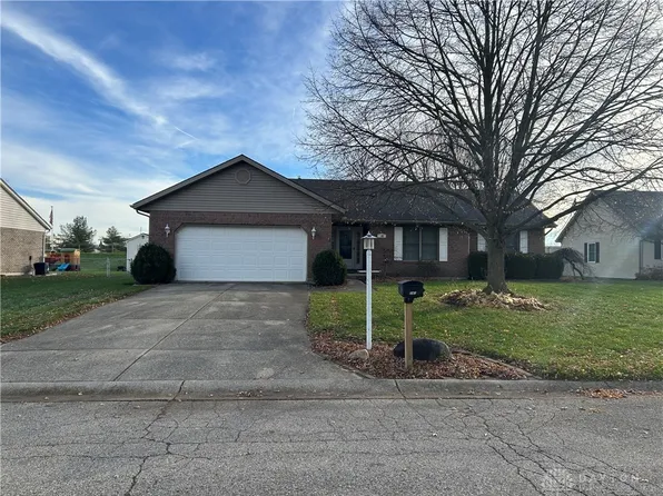 245 Wisteria Dr, Troy, OH 45373