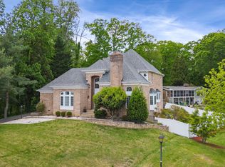 18494 Running Pine Ct, Triangle, VA 22172