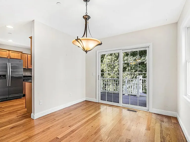 1281 Elm St — Photo 4