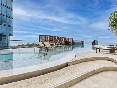 1108 Auahi St APT 800, Honolulu, HI, 96814