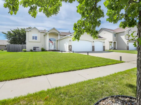 3625 Taylor St S, Fargo, ND 58104
