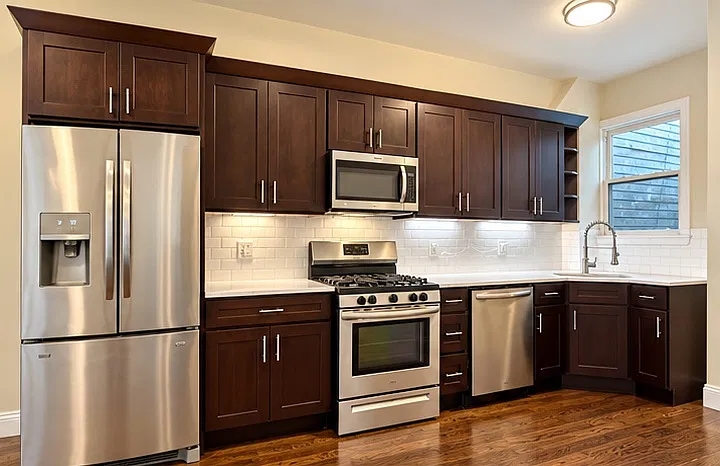 101 Zabriskie St #4