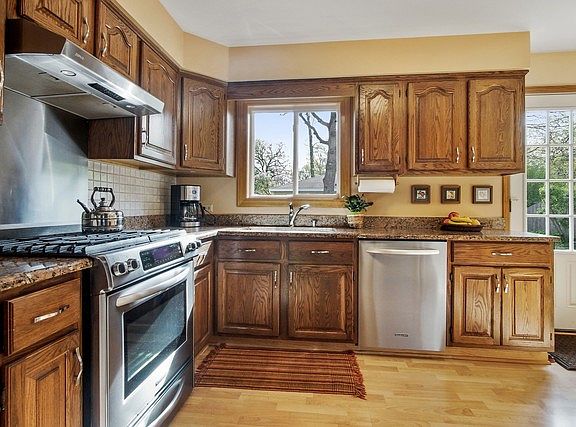 4th image of 119 N Walnut Ave