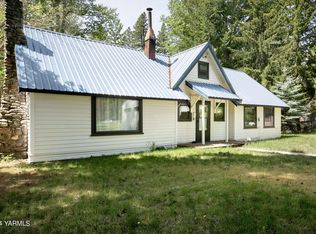 90 Jefferson Rd, Naches, WA 98937