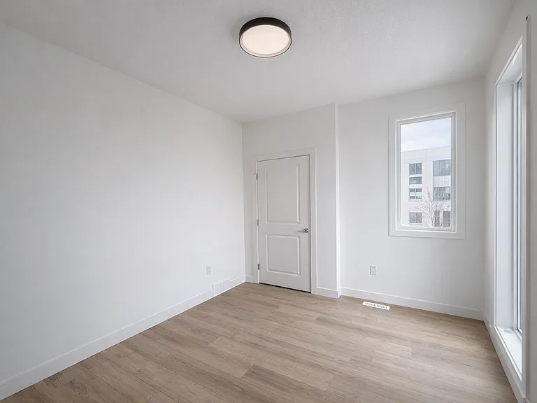 227 26th Ave NE #201 — Photo 17