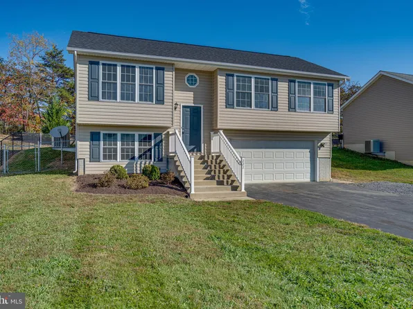 222 Freight Car Cir, Bunker Hill, WV 25413
