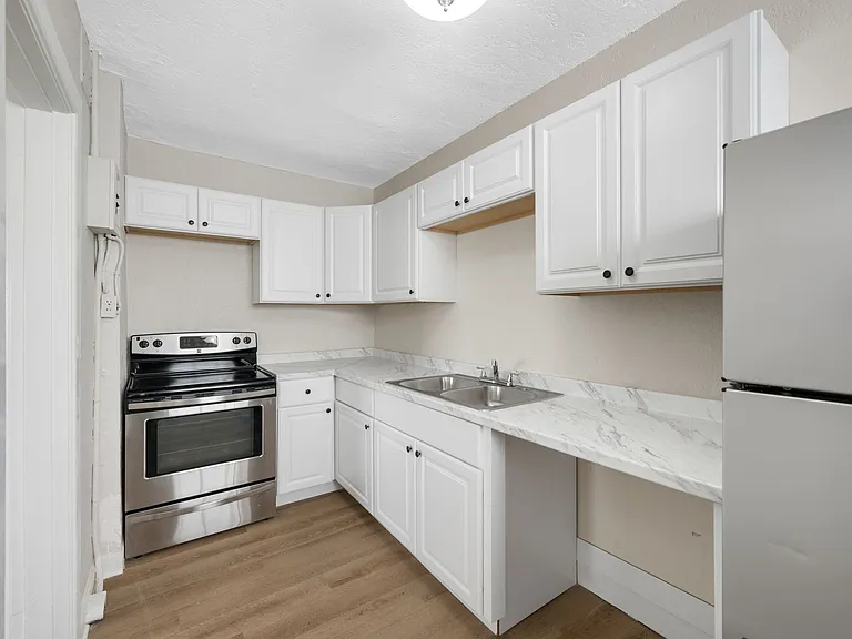 517 Columbia Dr — Photo 12