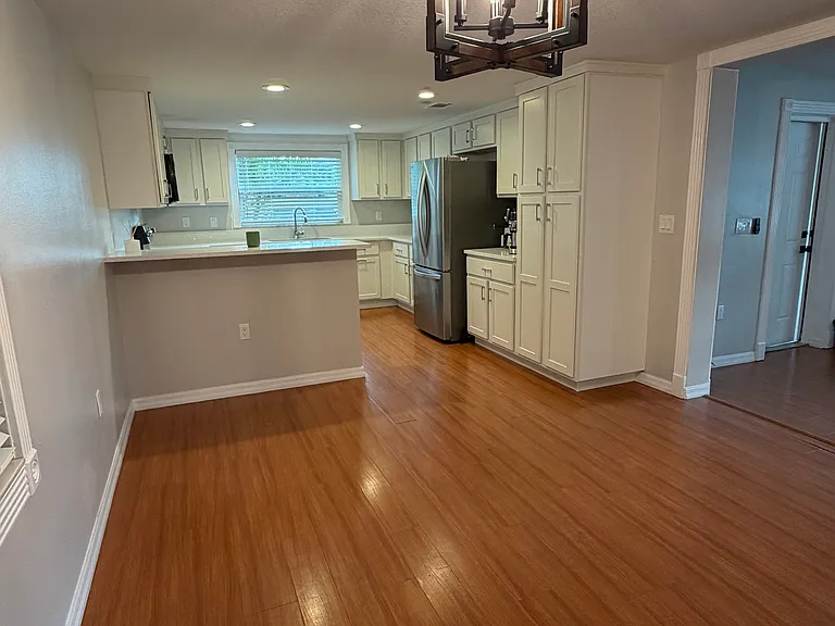 501 Orange Grove Ave S — Photo 5