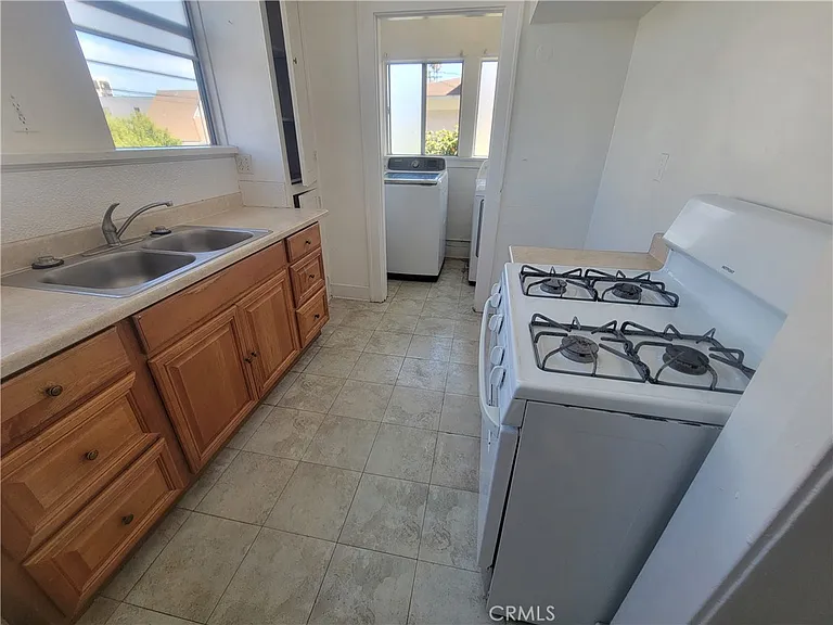 2930 W 11th St — Photo 13
