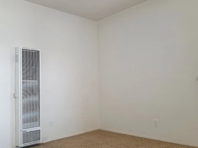 1465 Grand Ave — Photo 45