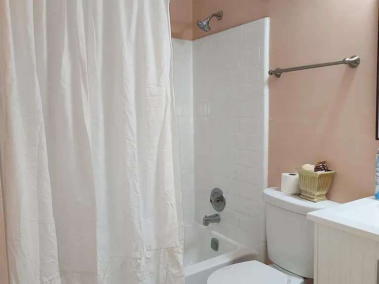 6673 Langtry Ln — Photo 15