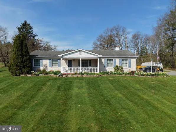 422 Greenwood Rd, Tower City, PA 17980