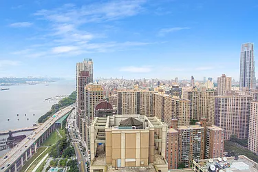 Rented by Nest Seekers International